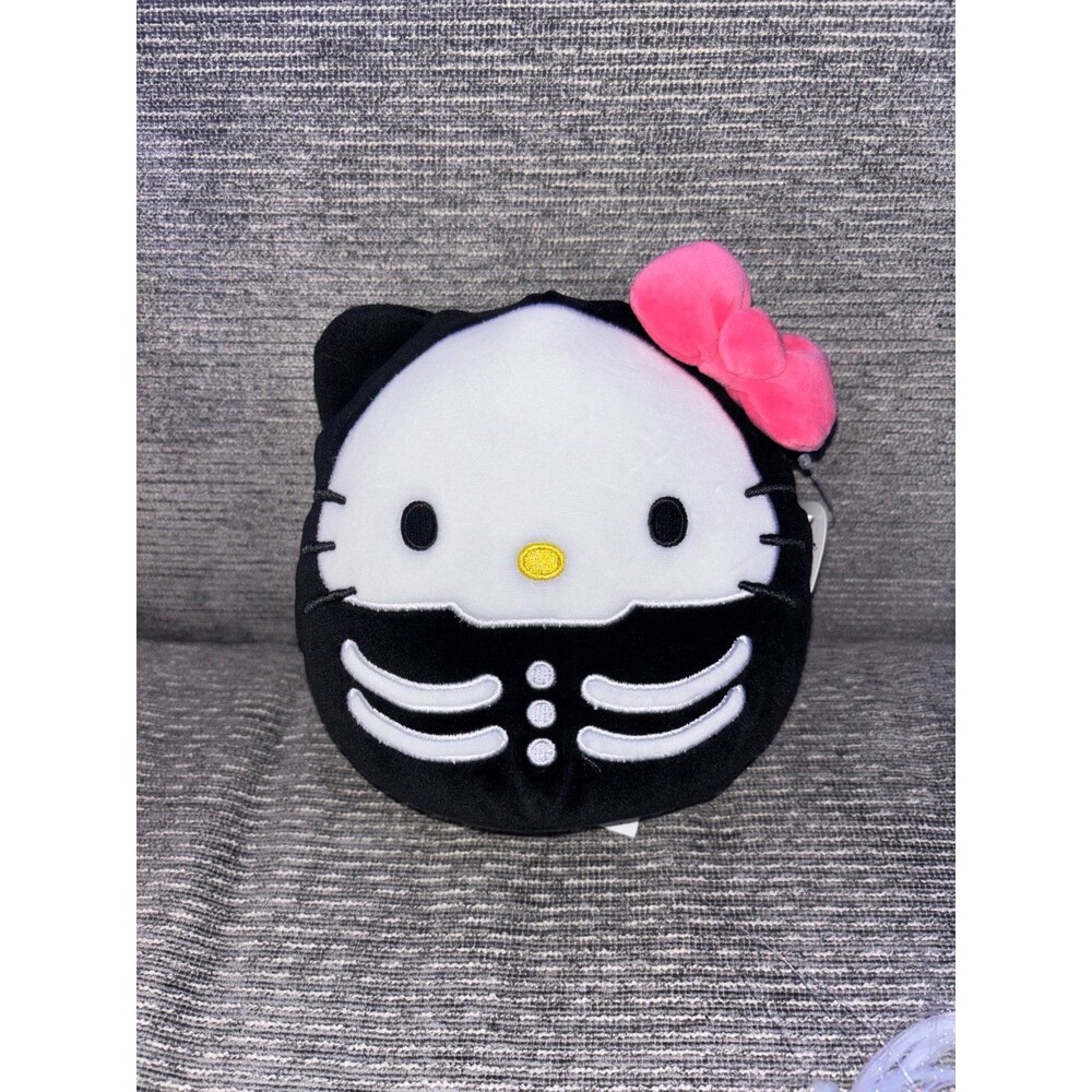 2026 Hello Kitty Halloween Squishmallow